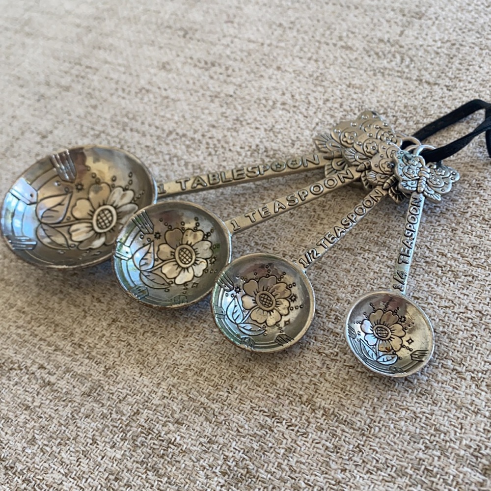 🪞 NEW - set of 4 stainless steel engraved measuring spoon set butterfly